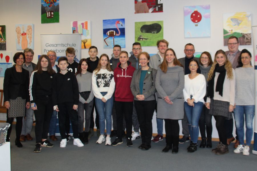 Mit Motivation den Abschluss vor Auge – die diesjährigen Teilnehmer des Projekts JobCoaching an der Gesamtschule Elsen.   Bildnachweis: Kreis Paderborn, Bildungs- und Integrationszentrum 